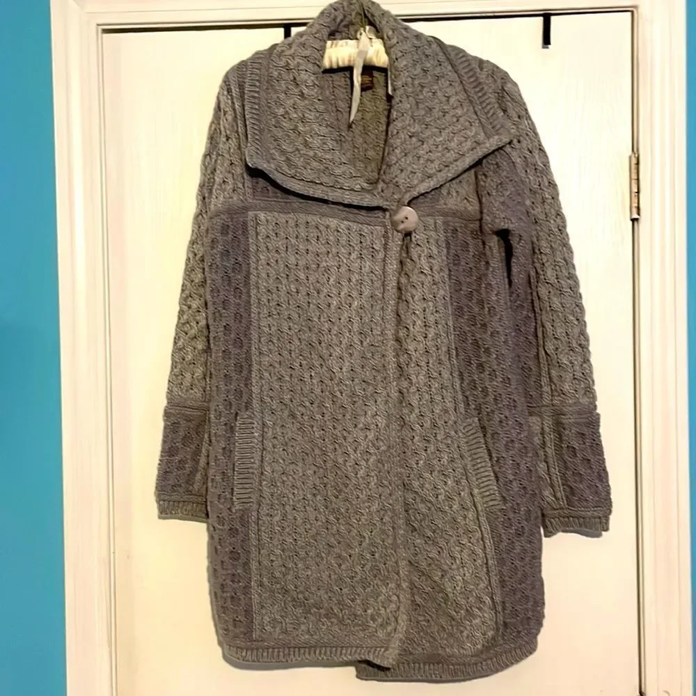 Like new authentic Irish sweater jacket - Picture 2 of 6